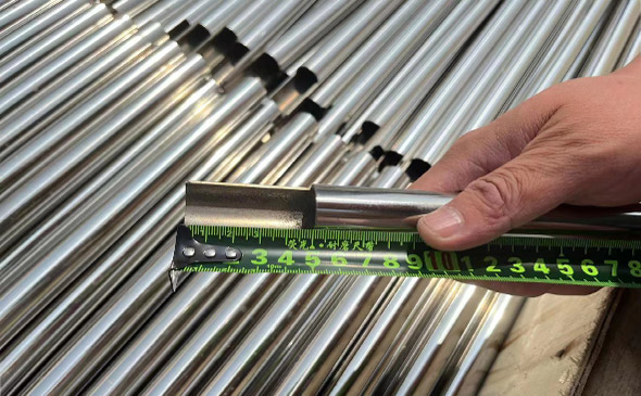 Stainless steel pipes ordered by Australian customer undergoing quality inspection